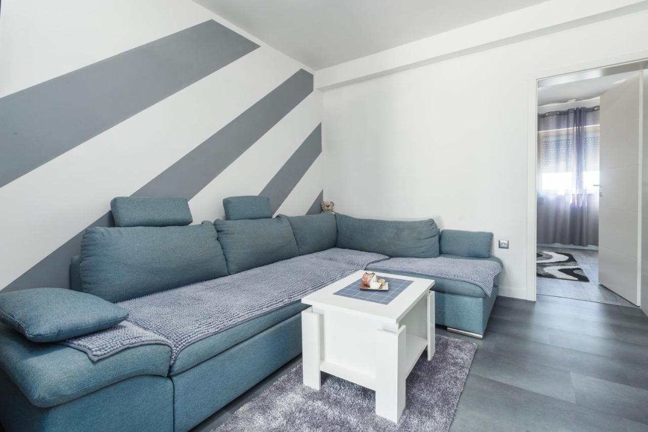 Apartment 50 Shades Of Grey โปเรช ภายนอก รูปภาพ